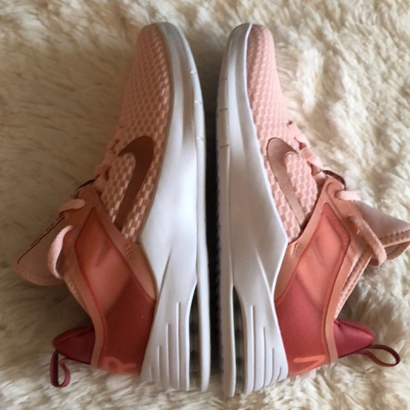 SOLD! NIKE AIR MAX BELLA TR 2 SNEAKERS - Picture 4 of 7